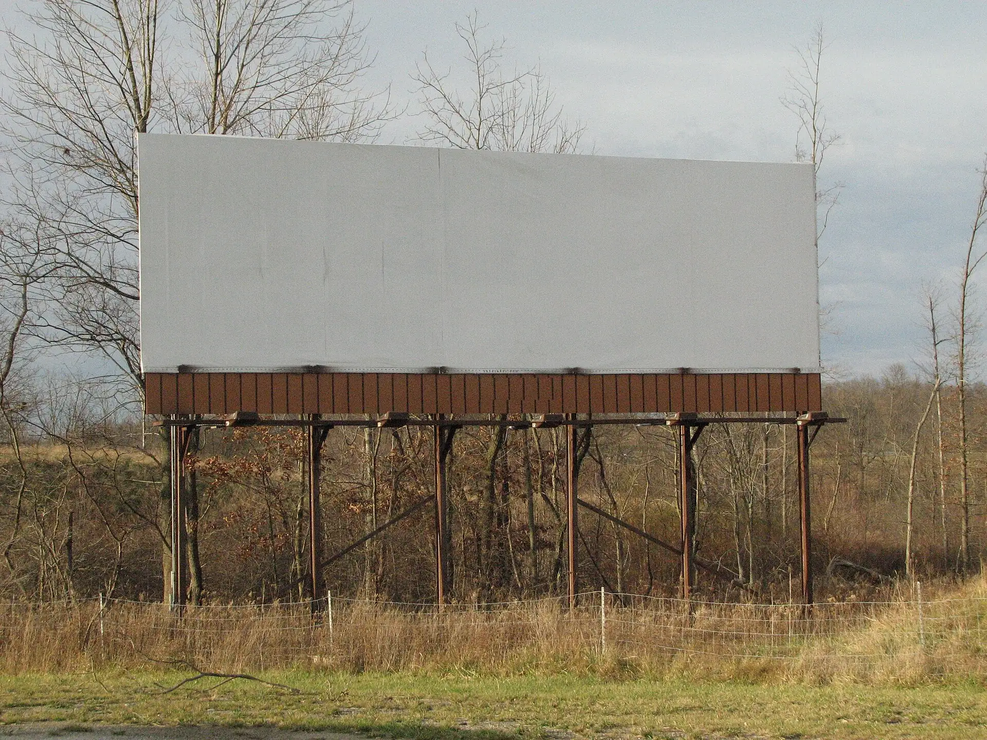A blank roadside billboard
